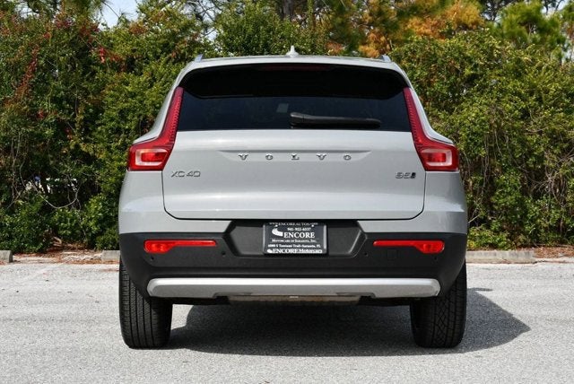 2025 Volvo XC40 Ultra Bright Theme