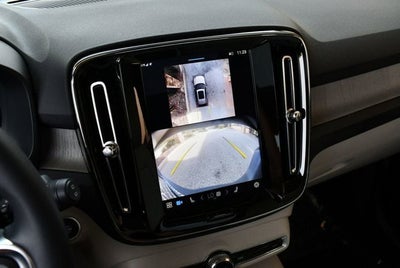 2025 Volvo XC40 Ultra Bright Theme